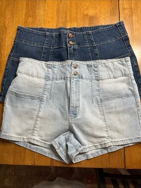 No Boundaries High-Waist Denim Shorts in Light Blue and Dark Blue - Double Pack